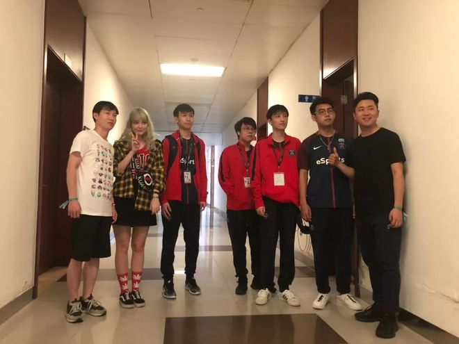 一支志在突 一支志在突