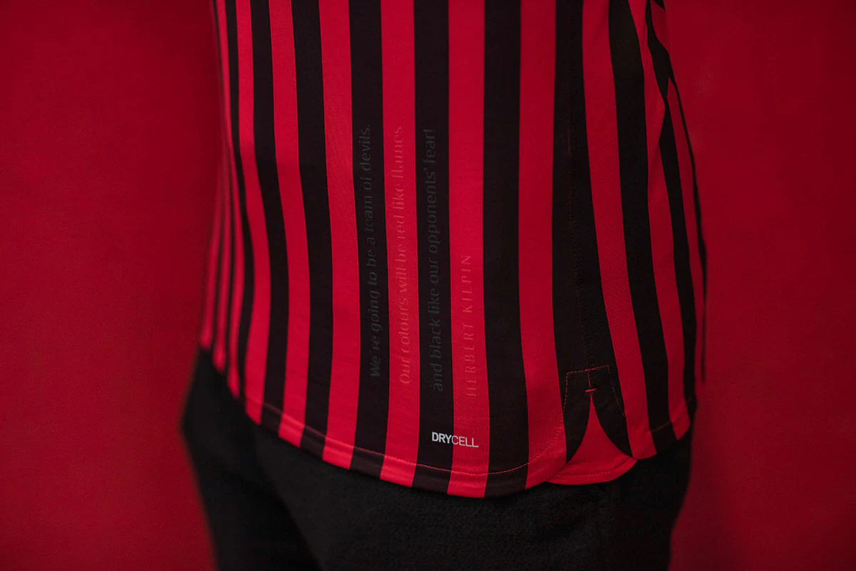 谁就更接近 谁就更接近